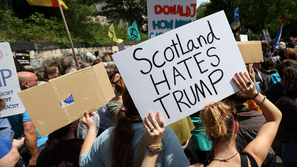 Scotland: Protester take to the streets to decry Trump's visit